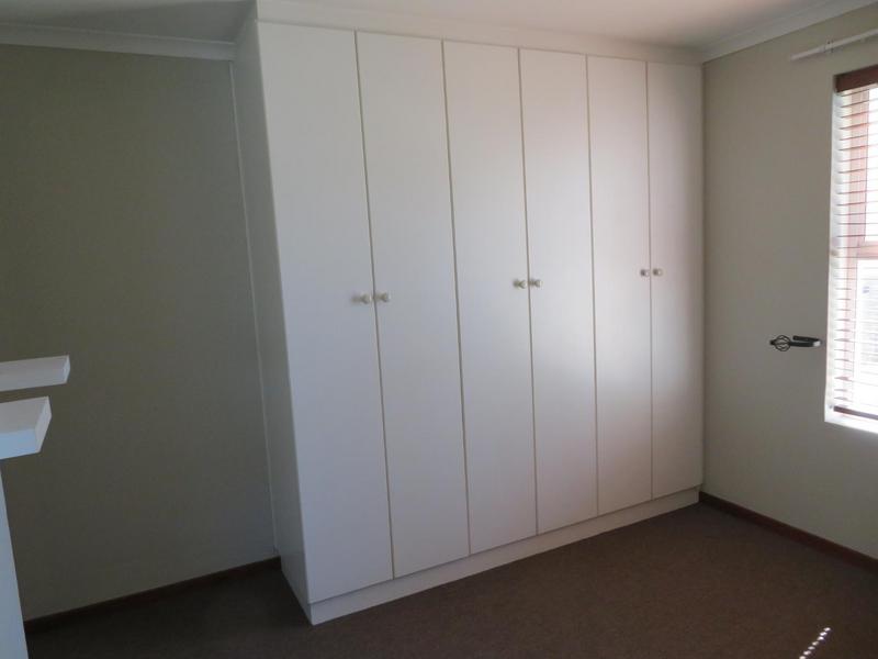 To Let 3 Bedroom Property for Rent in Eikenbosch Western Cape